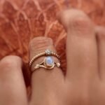 Vintage 9 karaat gouden ring met cabochon geslepen ovale australische opaal