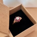 Vintage 9 karaat gouden ring met robijn en diamant in cluster bloemvorm