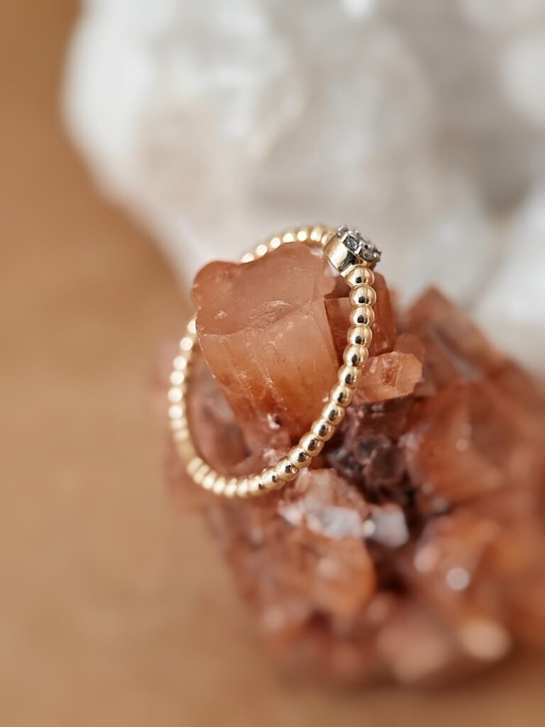 Vintage 9 karaat massief gouden cluster ring met diamanten