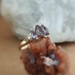 Vintage 9 karaat gouden ring met lila paarse marquise geslepen lavendel amethisten en diamantjes