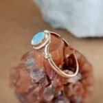 Vintage 9 karaat gouden ring met cabochon geslepen ovale australische opaal