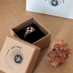 Vintage 9 karaat rose gouden ring met granaatjes en parels in uniek design