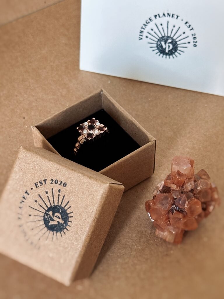 Vintage 9 karaat rose gouden ring met granaatjes en parels in uniek design