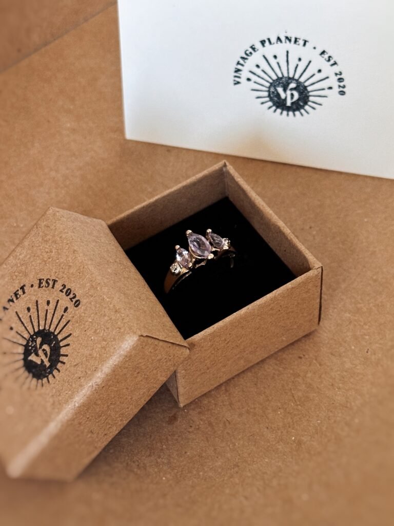 Vintage 9 karaat gouden ring met lila paarse marquise geslepen lavendel amethisten en diamantjes