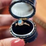Vintage 9 karaat gouden ring met cabochon geslepen ovale australische opaal