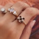 Vintage 9 karaat rose gouden ring met granaatjes en parels in uniek design
