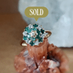 Vintage cluster ring massief goud 9 karaat met smaragd en diamant