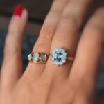 Vintage ring massief goud 9 karaat met drie opalen