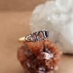 Vintage ring massief goud 9 karaat met drie amethisten
