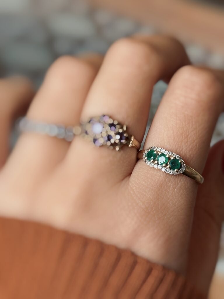 Vintage ring massief goud 9 karaat met smaragd en diamant