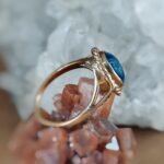 Vintage ring massief goud 9 karaat met synthetische opaal