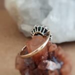 Vintage cluster ring massief goud 9 karaat met smaragd en diamant