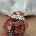 Vintage ring massief goud 9 karaat met opaal