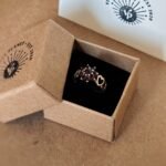 Vintage cluster ring massief goud 9 karaat met granaat