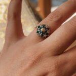 Vintage cluster ring massief goud 9 karaat met smaragd en diamant