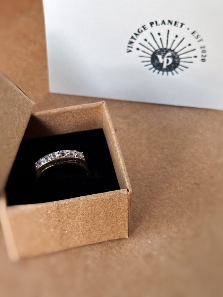 Vintage stacking ring massief goud 9 karaat met tanzaniet