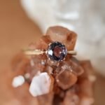 Vintage 9 karaat massief gouden solitaire ring met amethist