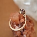 Vintage 9 karaat massief gouden solitaire ring met amethist