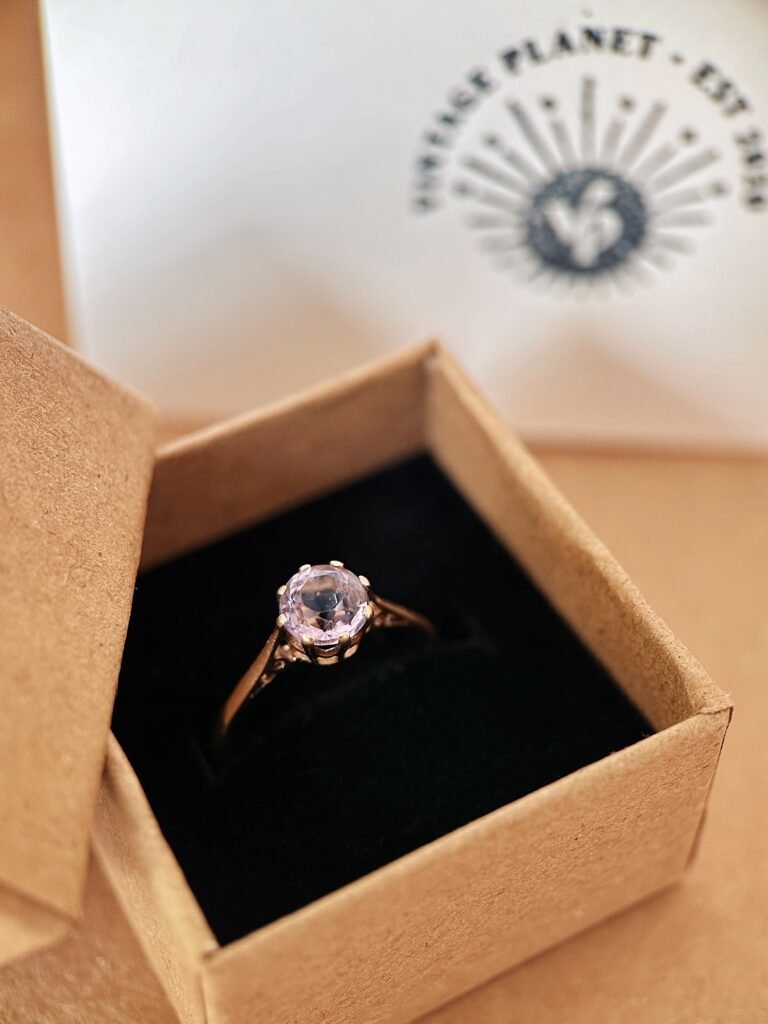 Vintage 9 karaat massief gouden solitaire ring met amethist