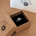 Vintage 9 karaat massief gouden ring met cabochon geslepen Australische opaal