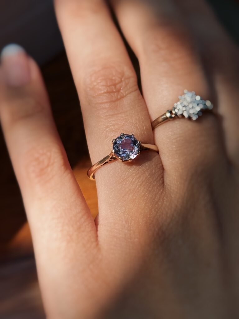 Vintage 9 karaat massief gouden solitaire ring met amethist