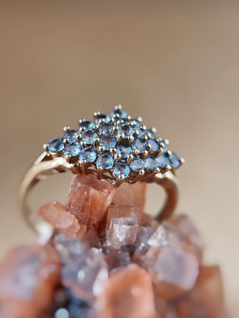 Vintage 9 karaat massief gouden cluster ring met lila tanzaniet