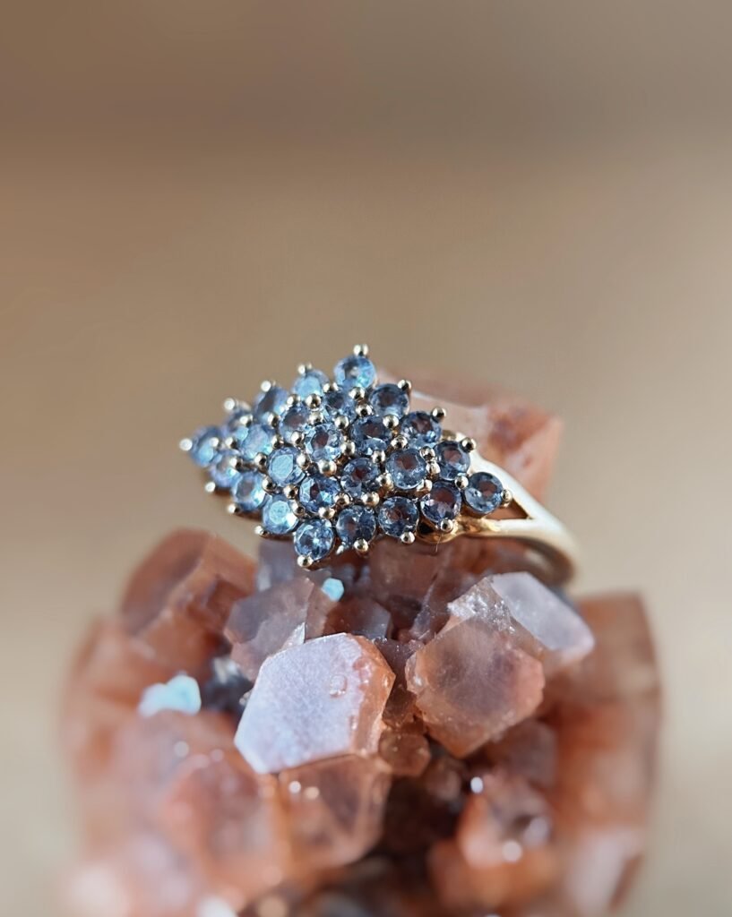 Vintage 9 karaat massief gouden cluster ring met lila tanzaniet