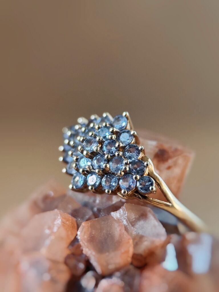 Vintage 9 karaat massief gouden cluster ring met lila tanzaniet