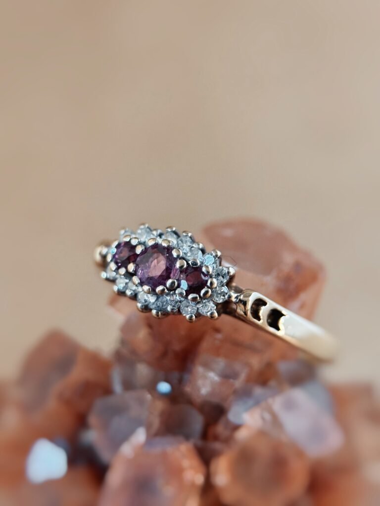 Vintage 9 karaat massief gouden cluster ring met robijn en diamant