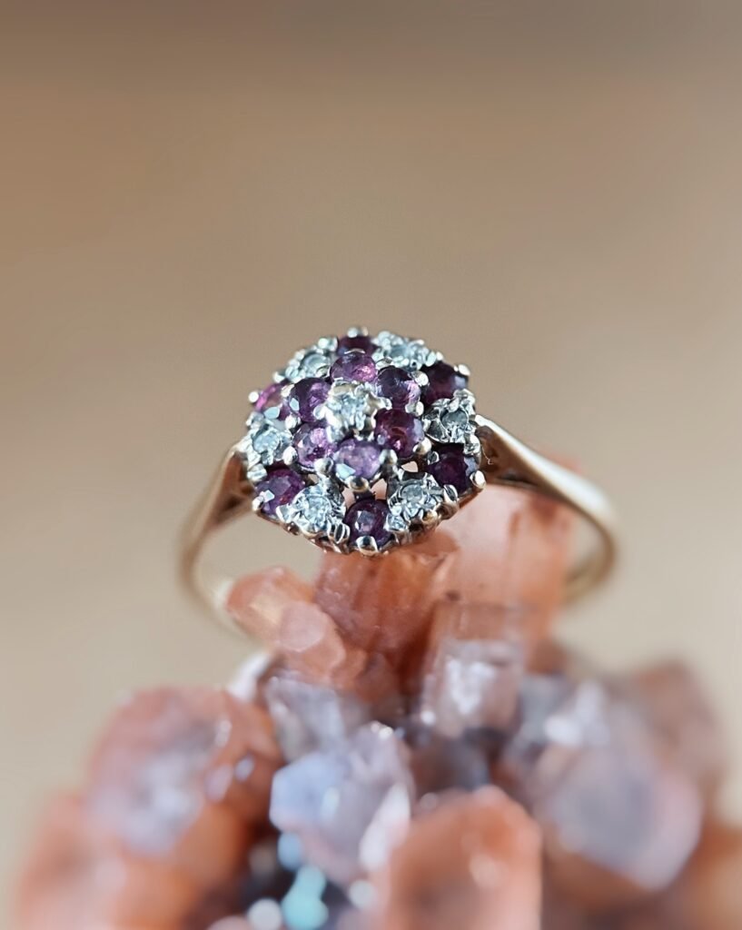 Vintage 9 karaat massief gouden cluster ring met robijn en diamant