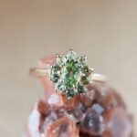 Vintage 9 karaat massief gouden cluster ring met lichtgroene peridoot
