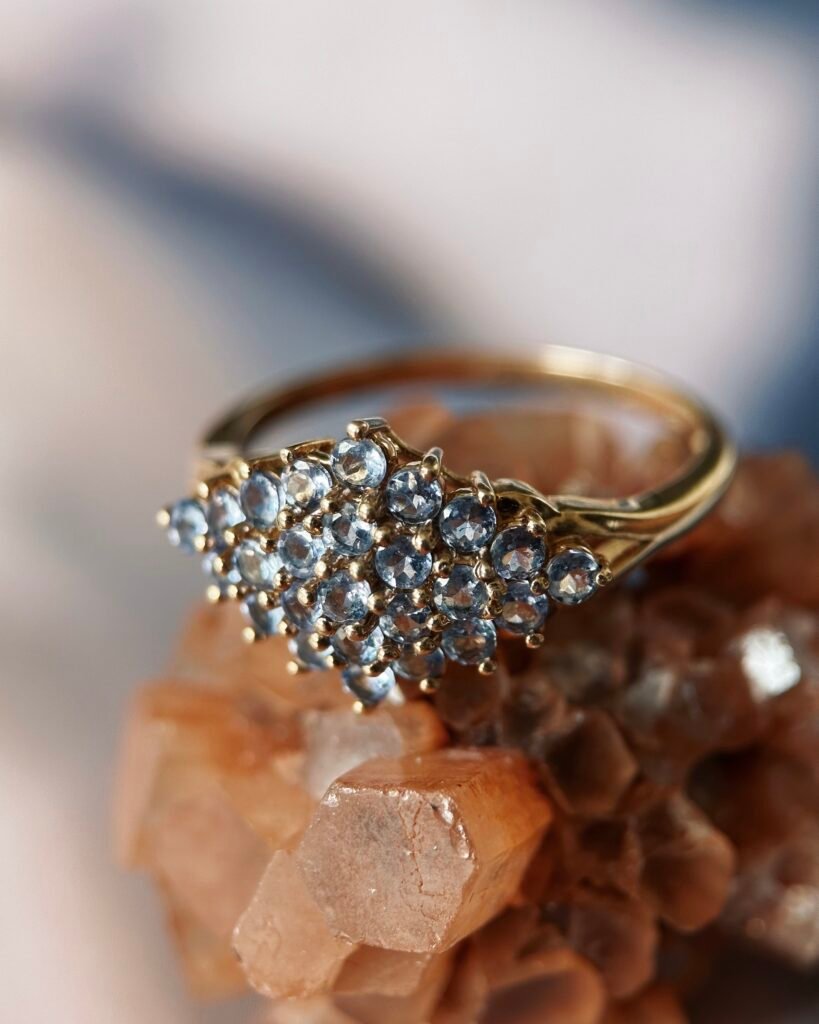Vintage 9 karaat massief gouden cluster ring met lila tanzaniet