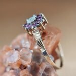 Vintage 9 karaat massief gouden cluster ring met robijn en diamant in bloemvorm