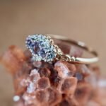 Vintage 9 karaat massief gouden Cluster ring met paars lila amethist edelsteen en diamanten in witgoud