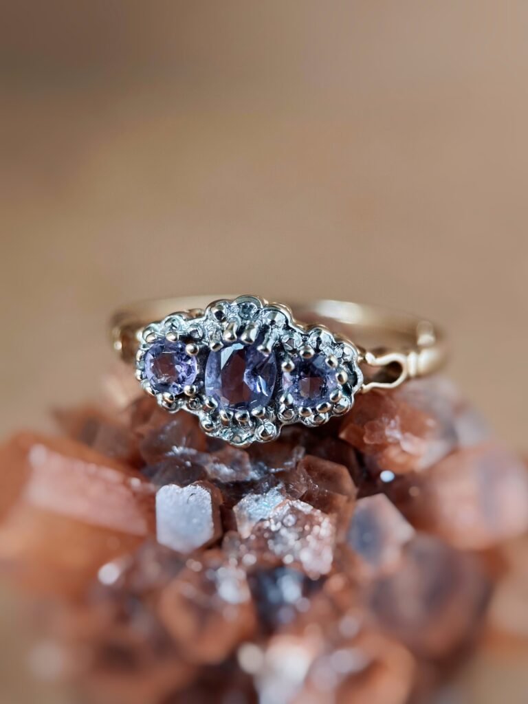 Vintage 9 karaat massief gouden Cluster ring met paars lila amethist edelsteen en diamanten in witgoud