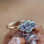 Vintage 9 karaat massief gouden Cluster ring met paars lila amethist edelsteen en diamanten in witgoud