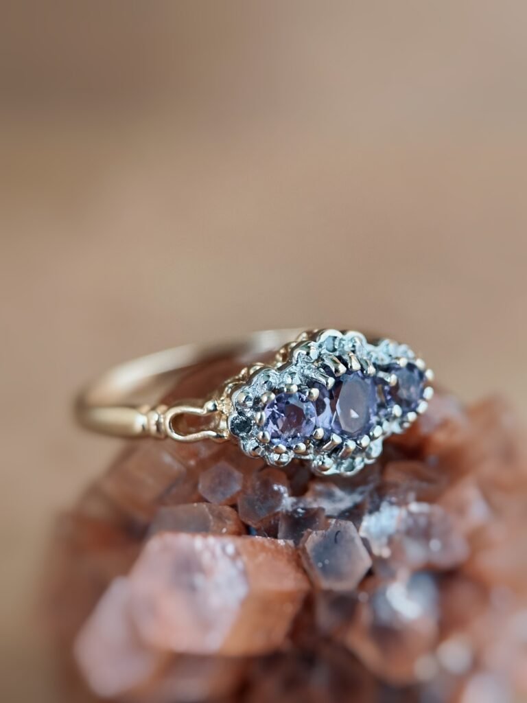 Vintage 9 karaat massief gouden Cluster ring met paars lila amethist edelsteen en diamanten in witgoud