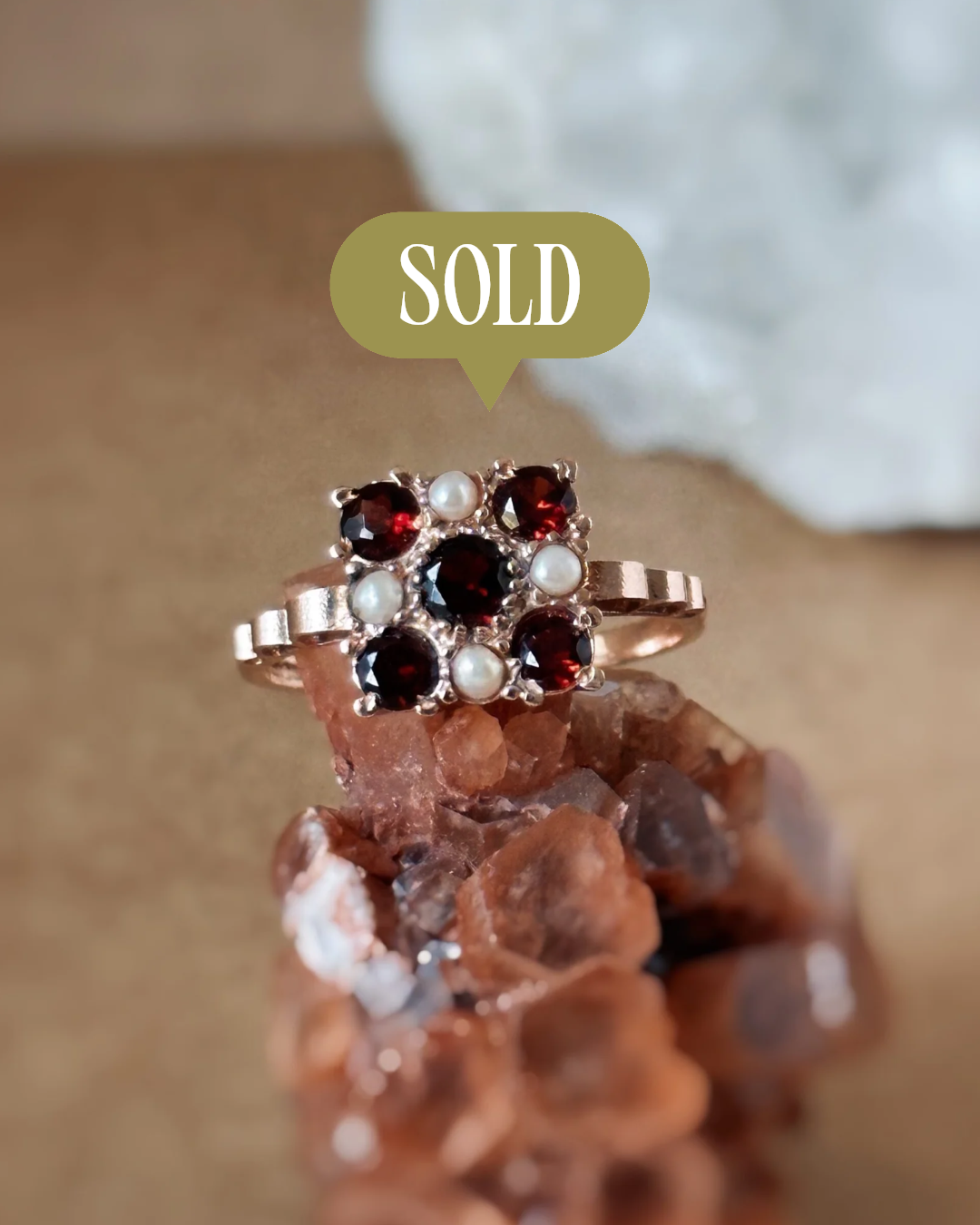 Vintage 9 karaat rose gouden ring met granaatjes en parels in uniek design