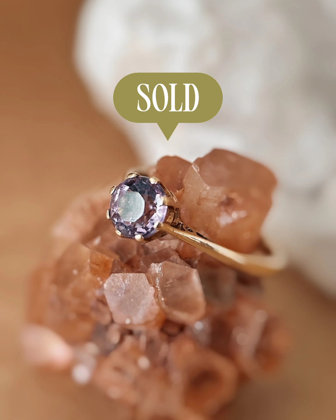 Vintage 9 karaat massief gouden solitaire ring met amethist