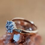 Vintage 9 karaat massief gouden ring met tanzaniet en diamant in bloemvorm - vergeet me nietje