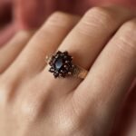 Vintage 9 karaat massief gouden cluster ring met granaat Om hand