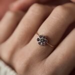 VIntage 9 carat solid gold cluster ring with rubies