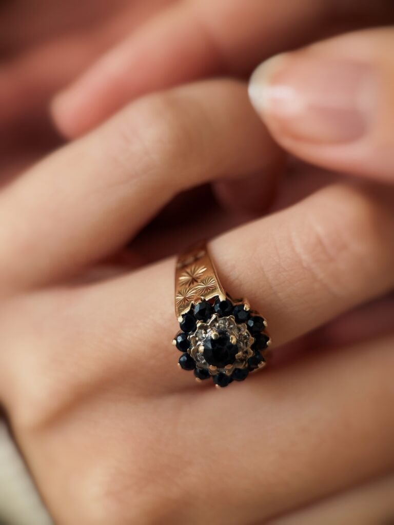 VIntage 9 carat solid gold cluster ring with engraved stars, sapphire and diamonds