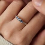 VIntage 9 carat solid gold threestone ring with tanzanite and diamonds