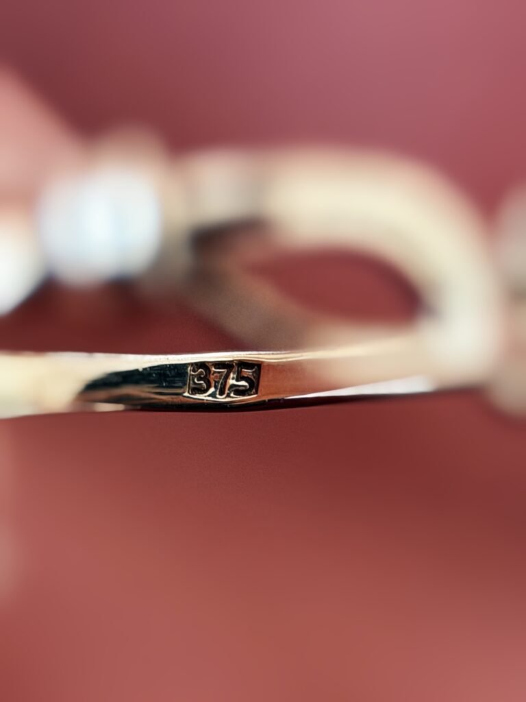 VIntage 9 carat solid gold ring with hallmark