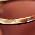 VIntage 9 carat solid gold ring with hallmark 375