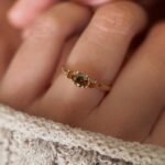 Vintage gouden threestone ring met lichtbruine gold quartz edelsteen in 10 karaat goud