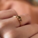 Vintage gouden threestone ring met lichtbruine gold quartz edelsteen in 10 karaat goud