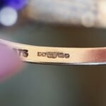 vintage 9k gold ring hallmark 375 with maker’s mark close up