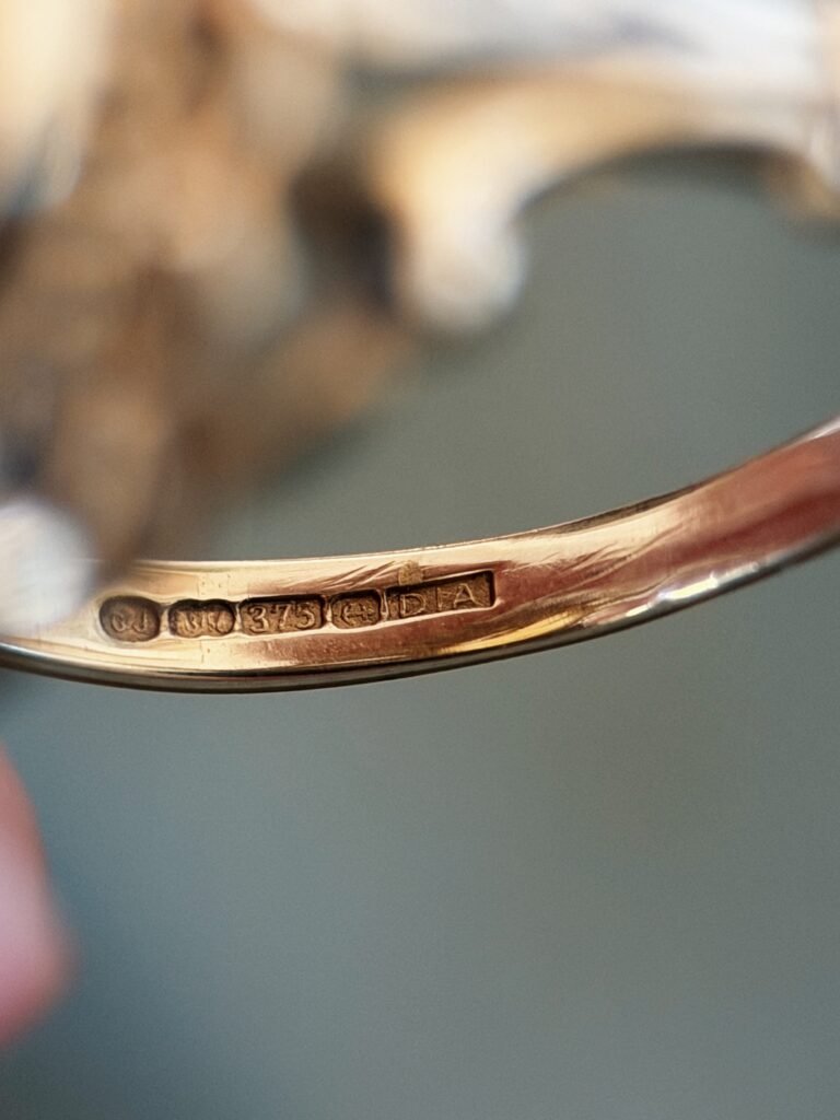 vintage 9k gold ring hallmark 375 with maker’s mark detail